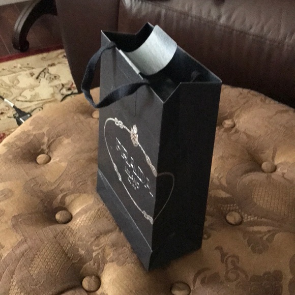 Prada shopping bag 10x6.2x3 inched with bow tie - Picture 4 of 5
